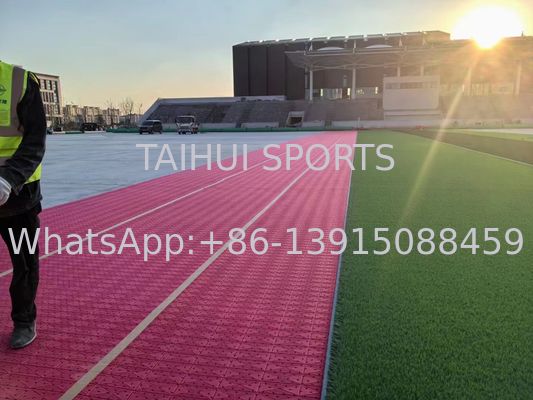ฟีฟ่าสแตนดาร์ด 8 มิลลิเมตร 10 มิลลิเมตร 15 มิลลิเมตร พื้นหญ้าประดิษฐ์ที่มีความสามารถในการดูดซึมแรงกระแทกที่ดีที่สุดสําหรับสนามกีฬา
