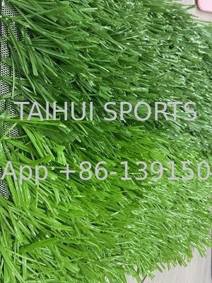 ขนาด 5/8 นิ้ว ทนทาน UV ทันทนาการแรงถอน Tuft ฟีฟ่า สปอร์ตเทิร์นเทียมสําหรับการปรับปรุงภูมิทัศน์สนามฟุตบอล
