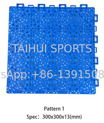 พื้นสปอร์ตพอลิโปรพีเลนทนไฟที่ยั่งยืนที่มิชอบสิ่งแวดล้อม พร้อมกระเบื้อง PP ที่เข้ากันสําหรับสนามบาสเก็ตบอล เทนนิส และฟุตบอล