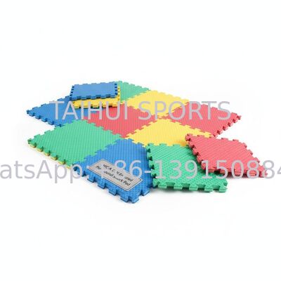 หม้อความปลอดภัย PE Foam Interlocking กับความหนา 10-100mm และ HIC & CFH รับประกันสําหรับถุงกระแทกสนามเด็กเล่น